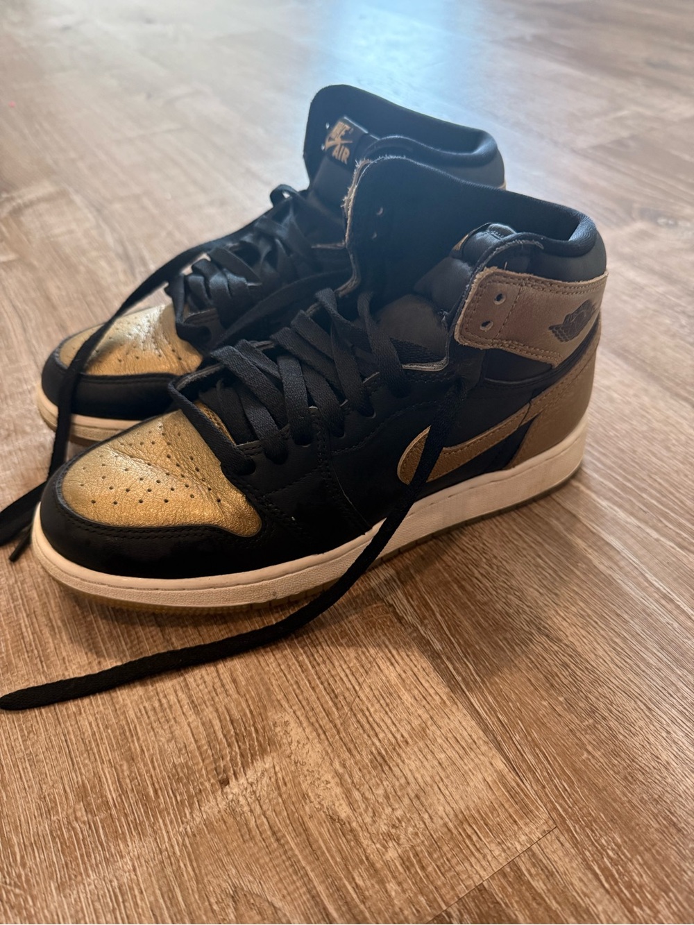 Rare Air Jordan Nike Air High-Top Sneakers in Black and Gold. Size 6.5.